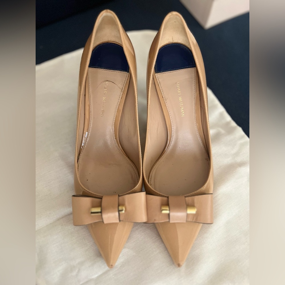 STUART WEITZMAN 6.5M size women shoes. Slightly wore.